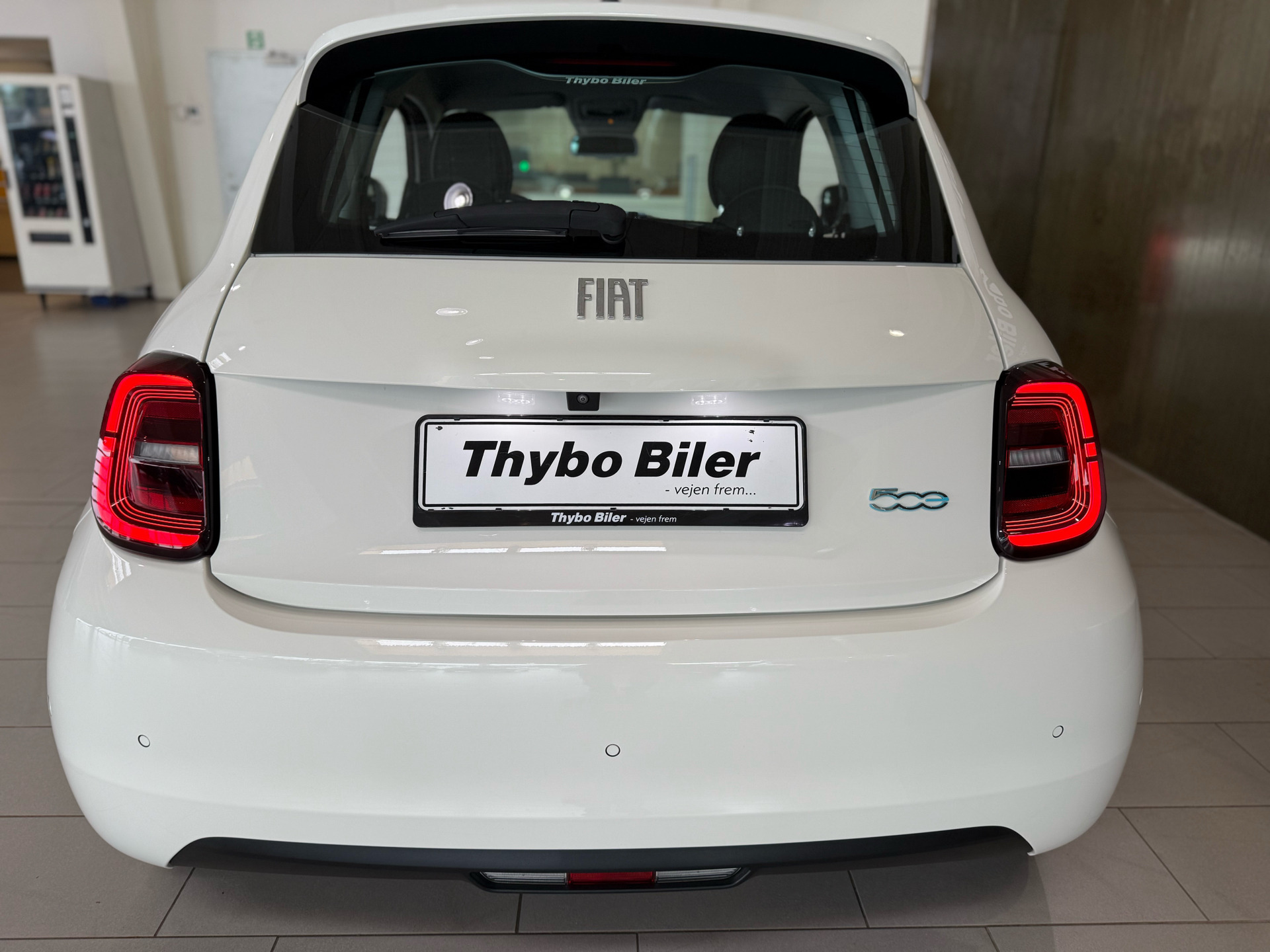 Hvid Fiat 500e fra 2021