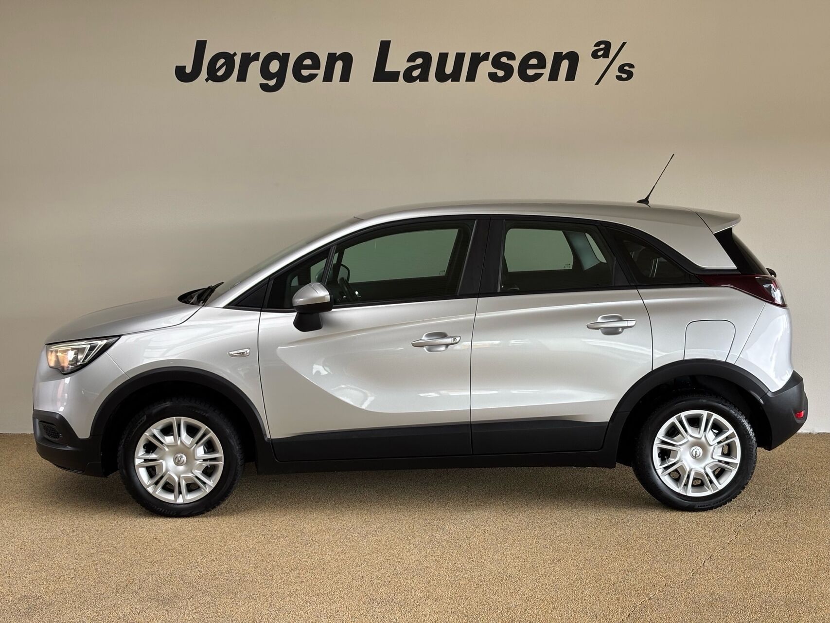 Sølv Opel Crossland X fra 2018