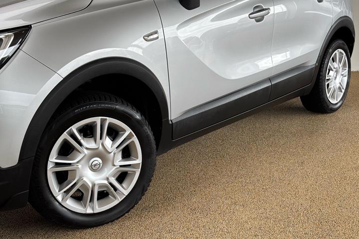 Sølv Opel Crossland X fra 2018