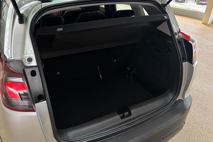 Sølv Opel Crossland X fra 2018