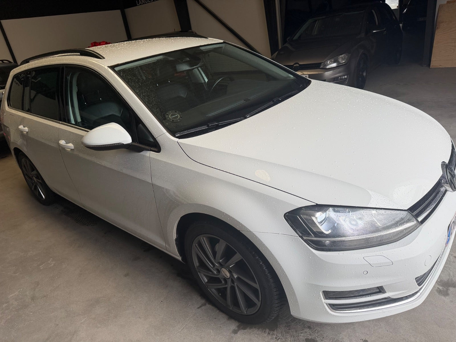 Hvid VW Golf VII fra 2015