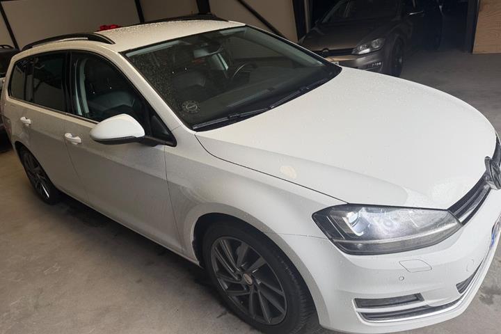 Hvid VW Golf VII fra 2015