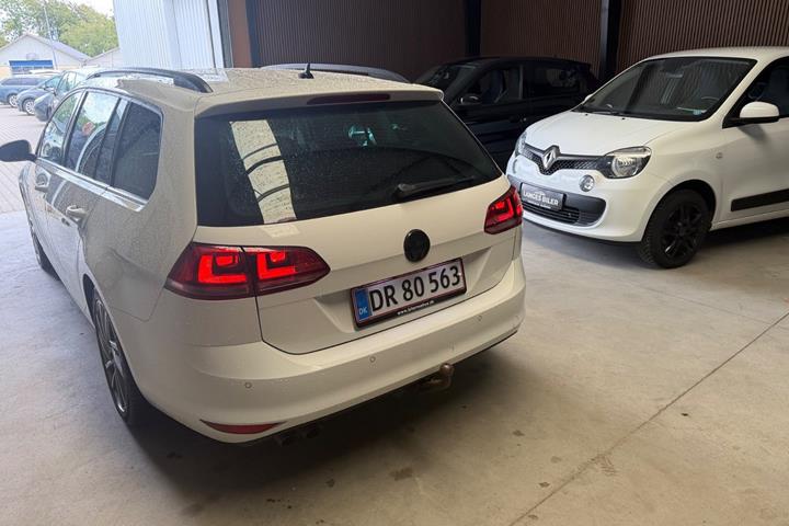 Hvid VW Golf VII fra 2015
