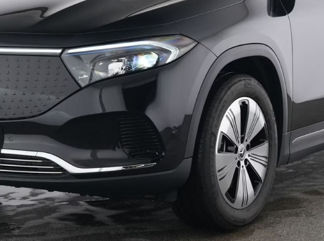 Sort Mercedes EQA350 fra 2025