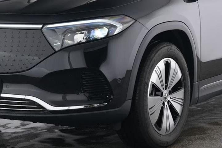 Sort Mercedes EQA350 fra 2025