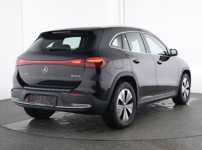 Sort Mercedes EQA350 fra 2025