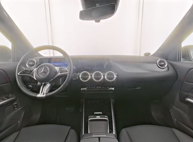 Sort Mercedes EQA350 fra 2025