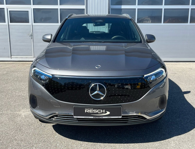 Grå Mercedes EQA250+ fra 2025