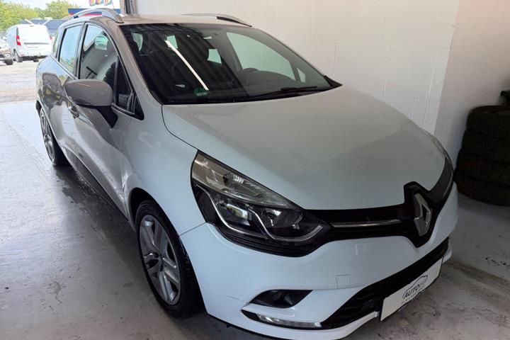 Hvid Renault Clio IV fra 2017