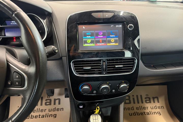 Hvid Renault Clio IV fra 2017