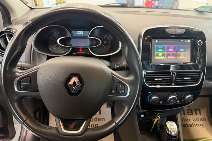 Hvid Renault Clio IV fra 2017