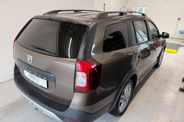Brun Dacia Logan Stepway fra 2019