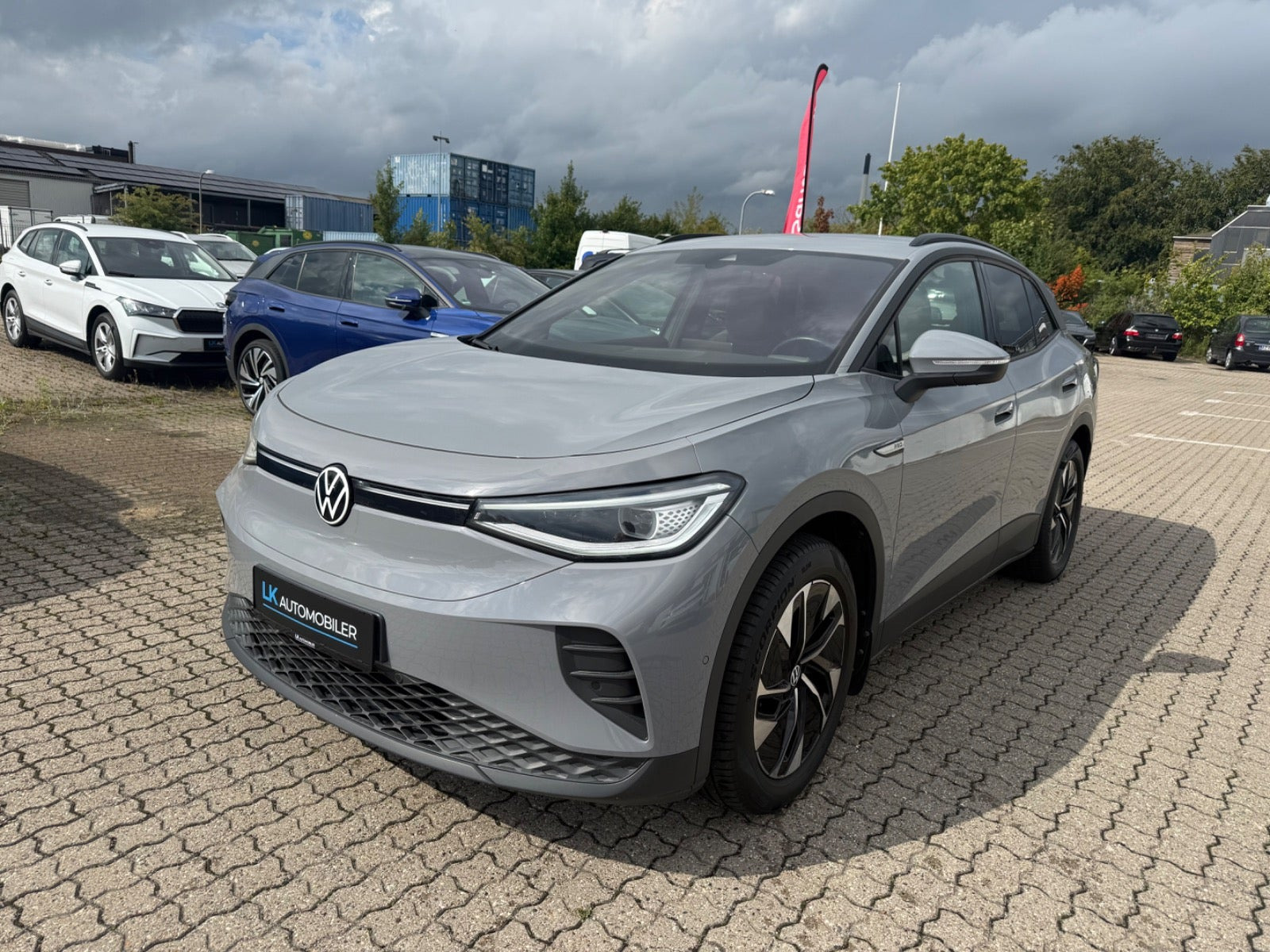 Grå VW ID.4 fra 2022 set udefra