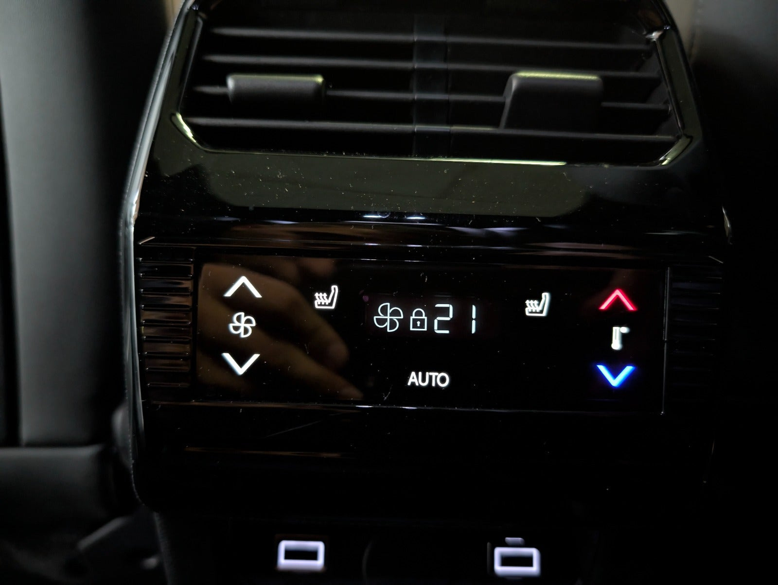 undefined Peugeot e-5008 fra 2025