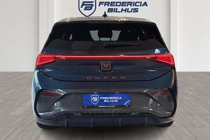 Blå Cupra Born fra 2023