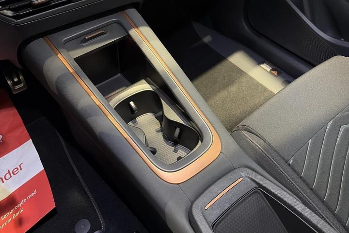 Blå Cupra Born fra 2023