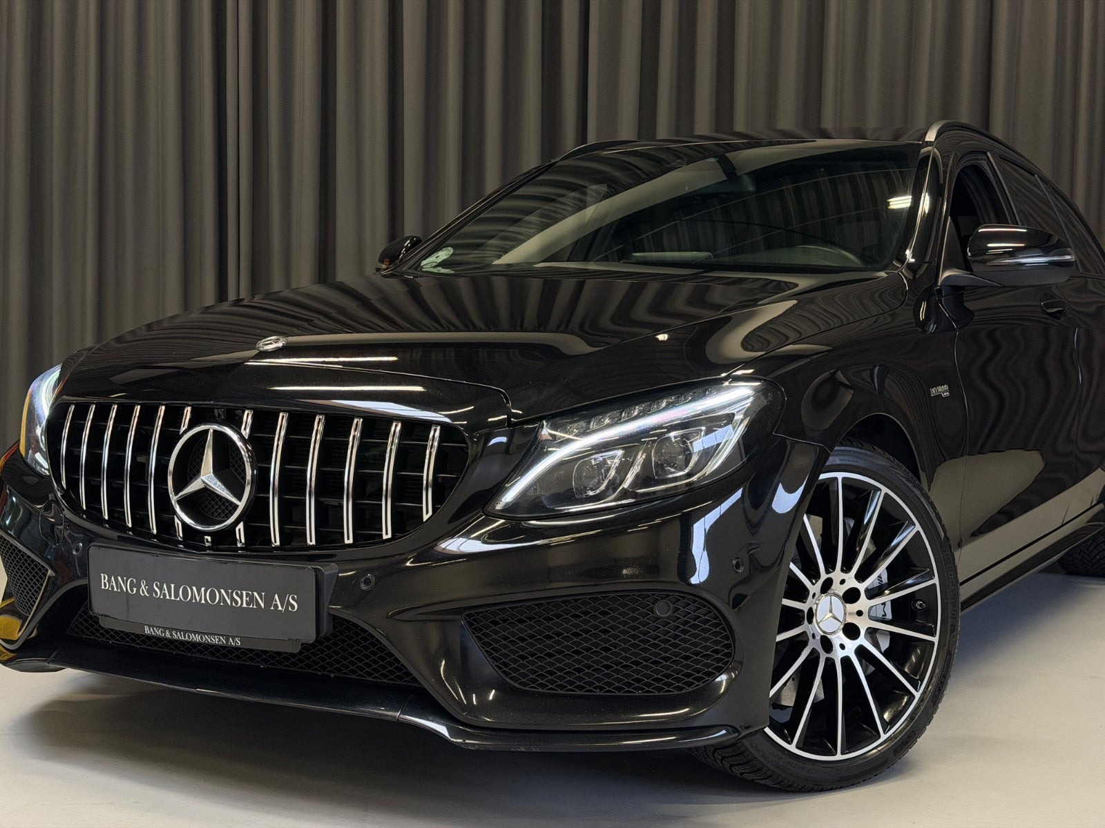 Sort Mercedes C43 fra 2017