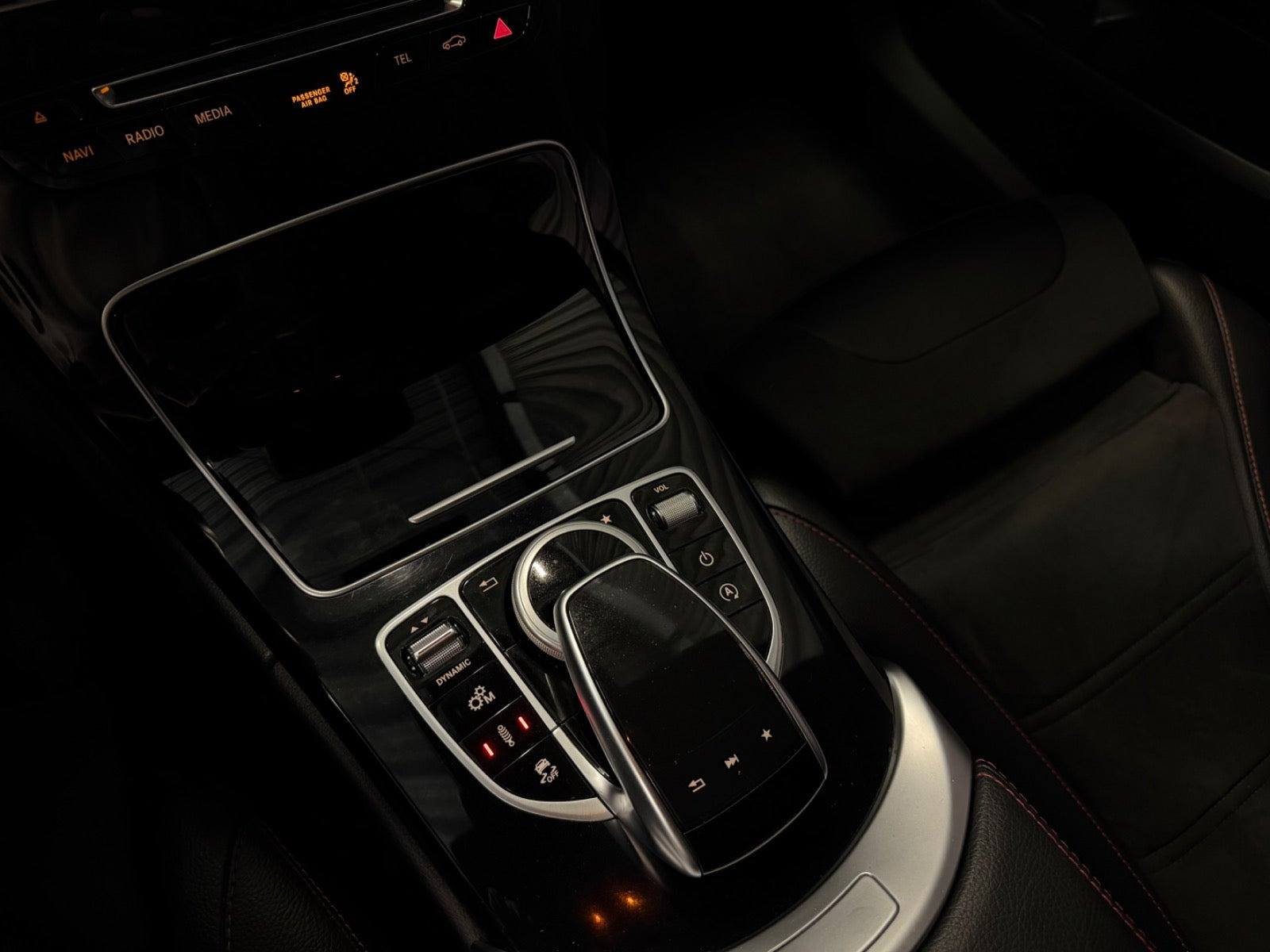 Sort Mercedes C43 fra 2017