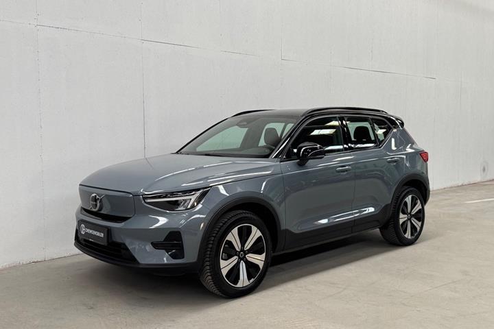 Grå Volvo XC40 fra 2023