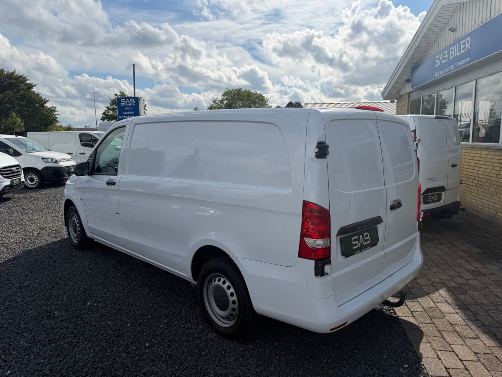 Hvid Mercedes Vito 116 fra 2022