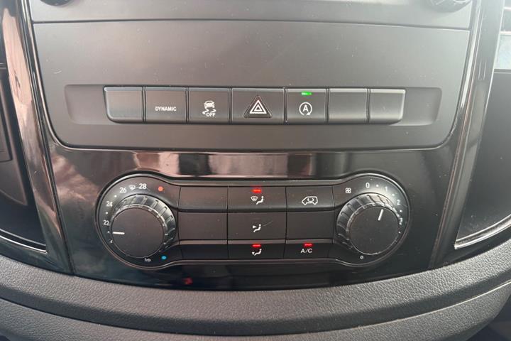 Hvid Mercedes Vito 116 fra 2022