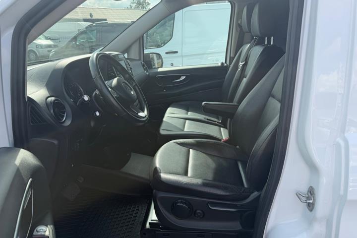 Hvid Mercedes Vito 116 fra 2022