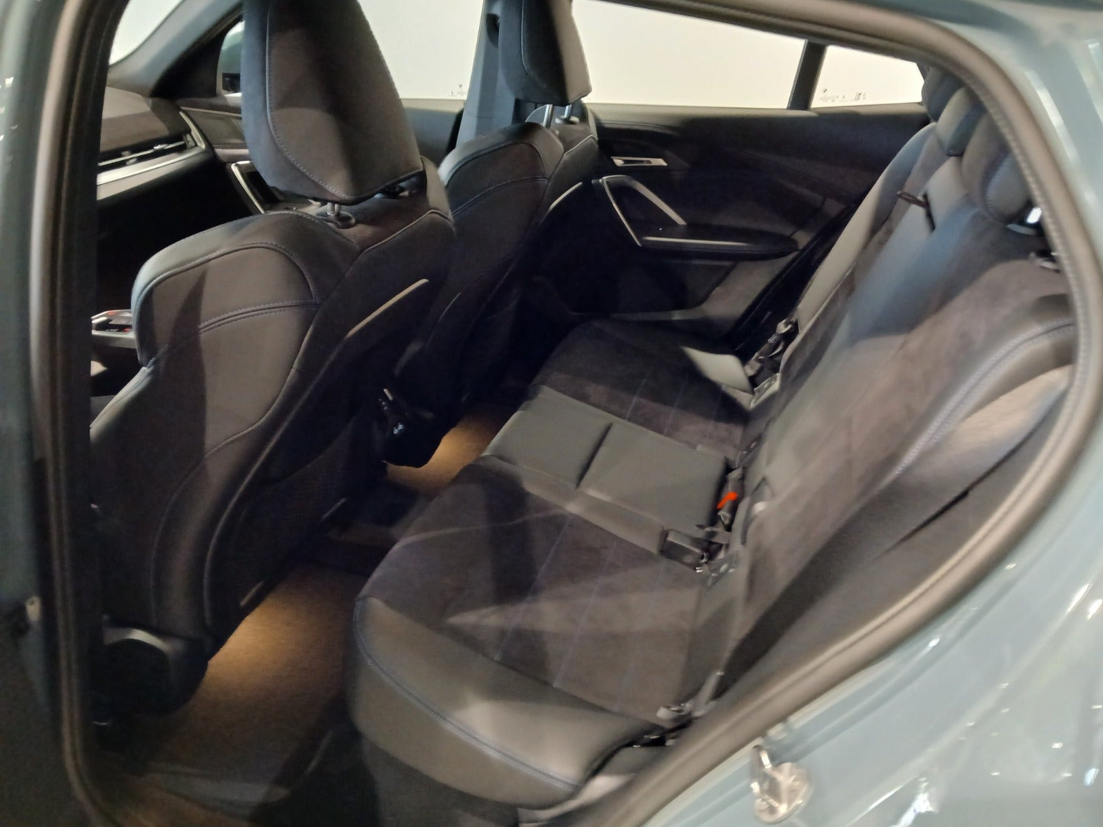Grøn BMW iX2 fra 2024