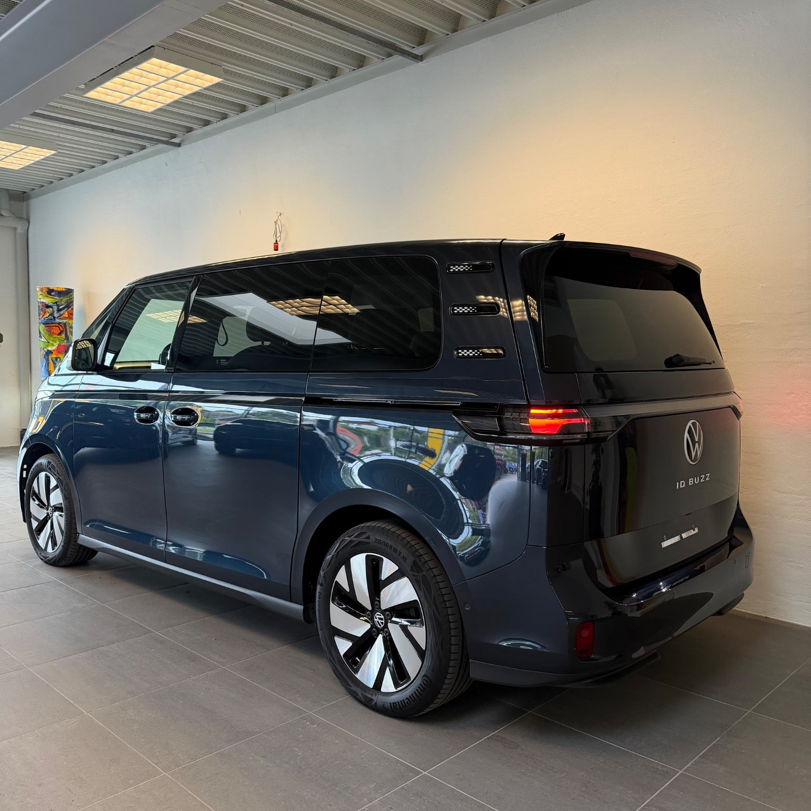 Blå VW ID.Buzz fra 2024