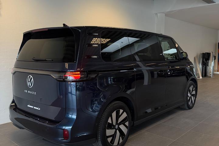 Blå VW ID.Buzz fra 2024