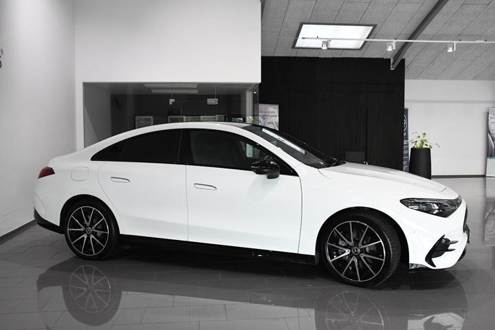 Hvid Mercedes CLA250+ fra 2026