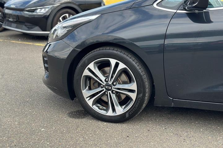 Sort Kia Ceed fra 2016