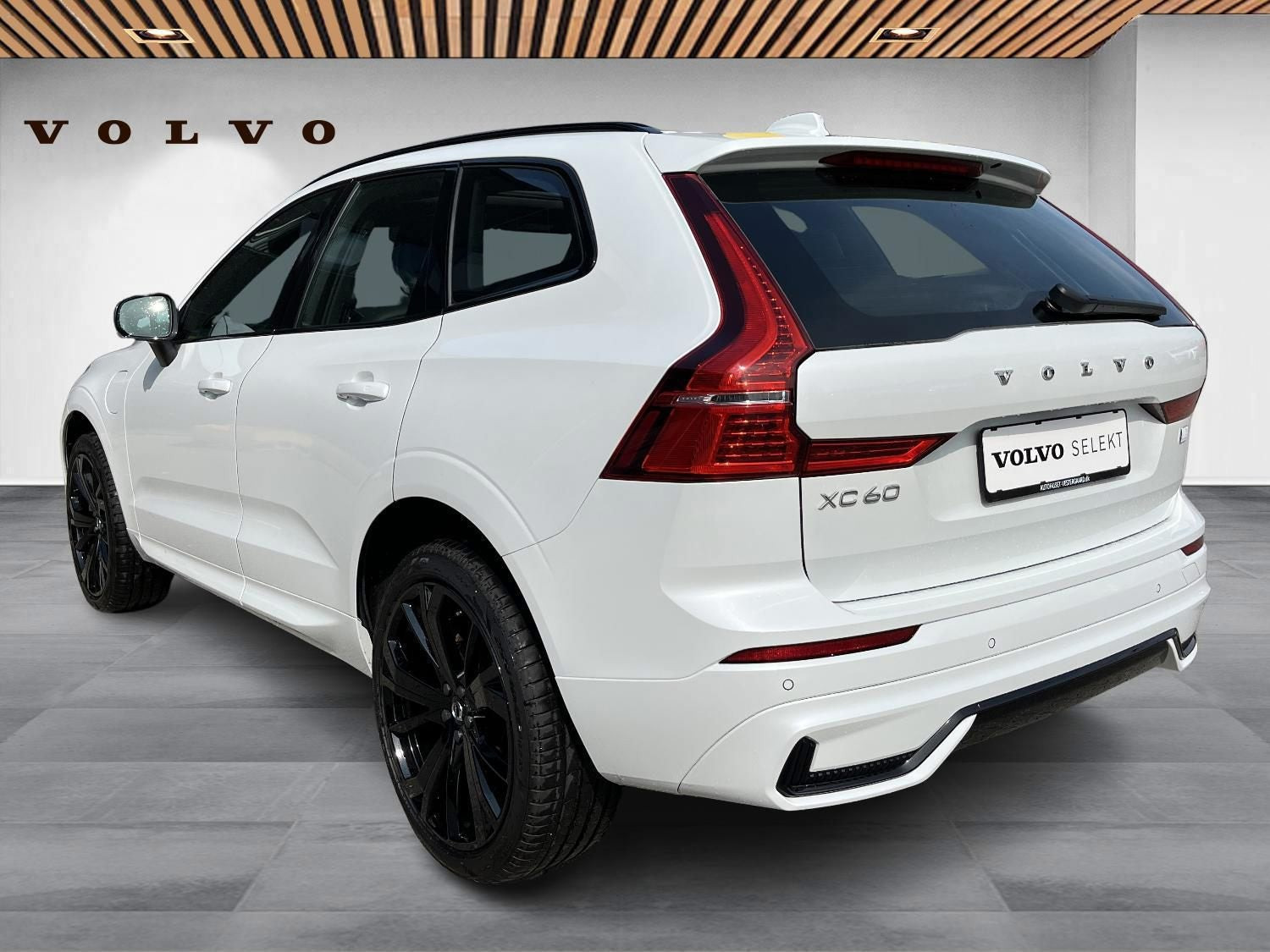 Hvid Volvo XC60 fra 2022