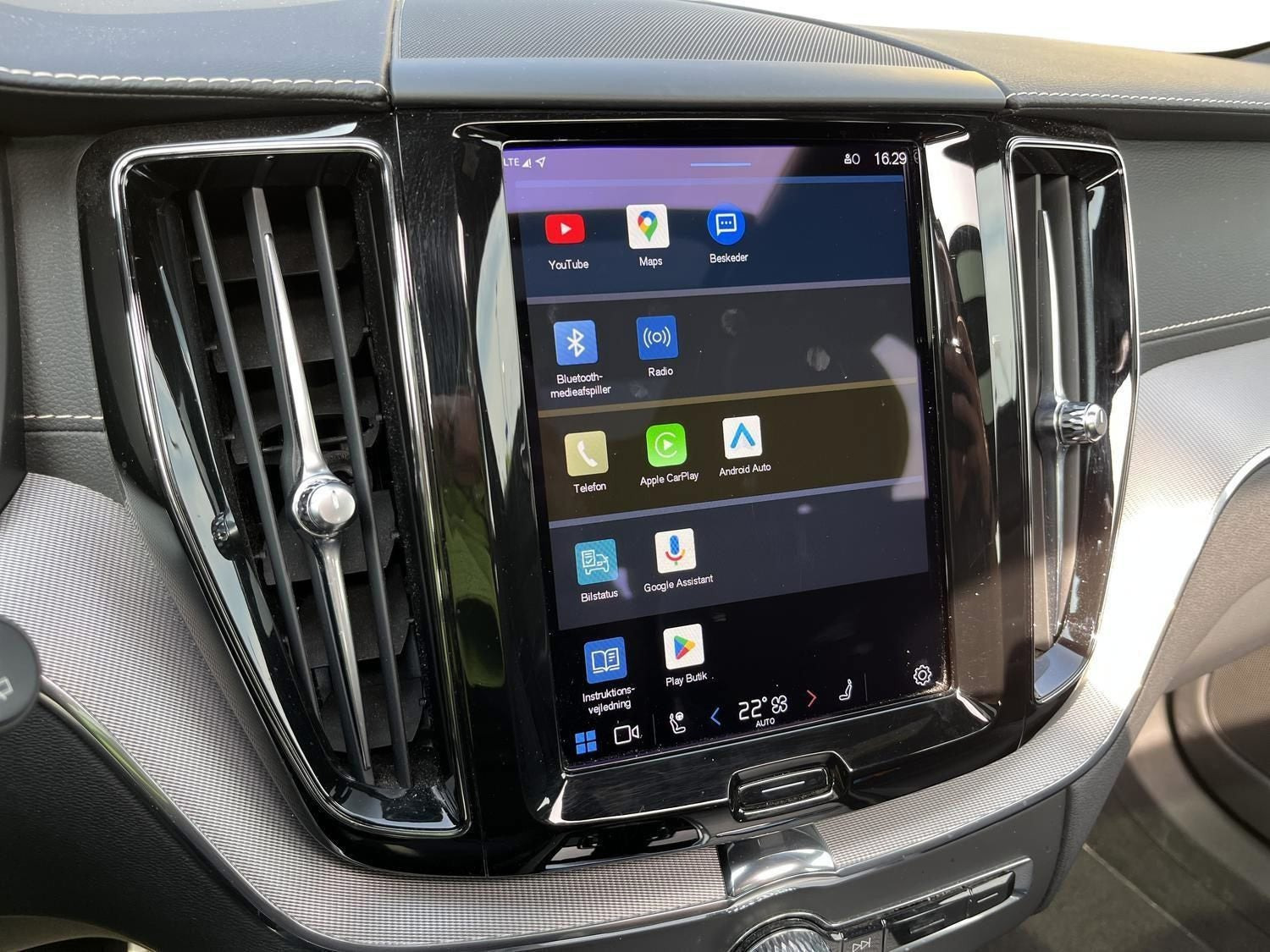 Hvid Volvo XC60 fra 2022