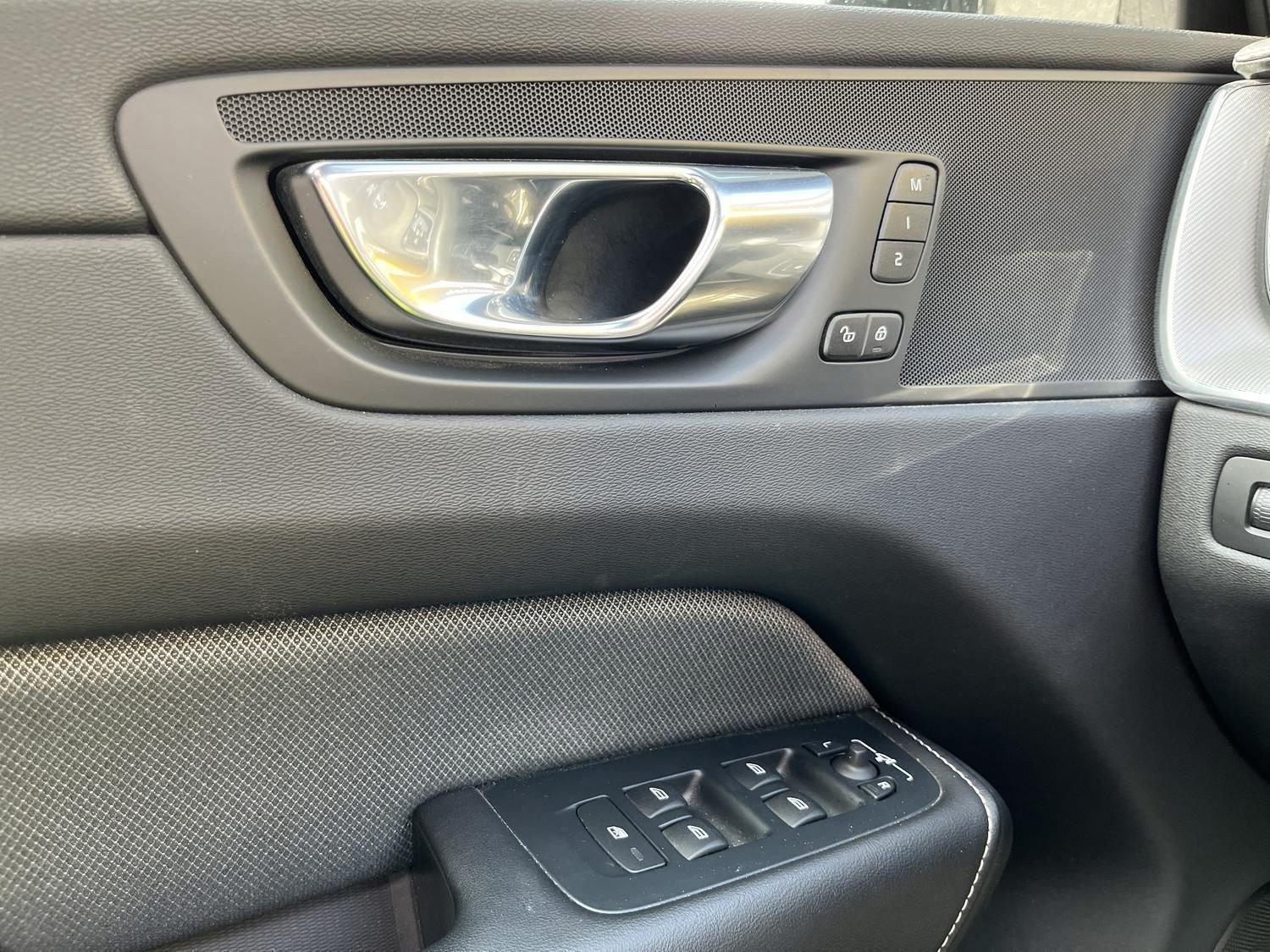 Hvid Volvo XC60 fra 2022