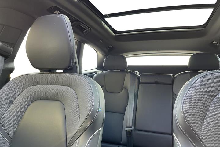 Hvid Volvo XC60 fra 2022