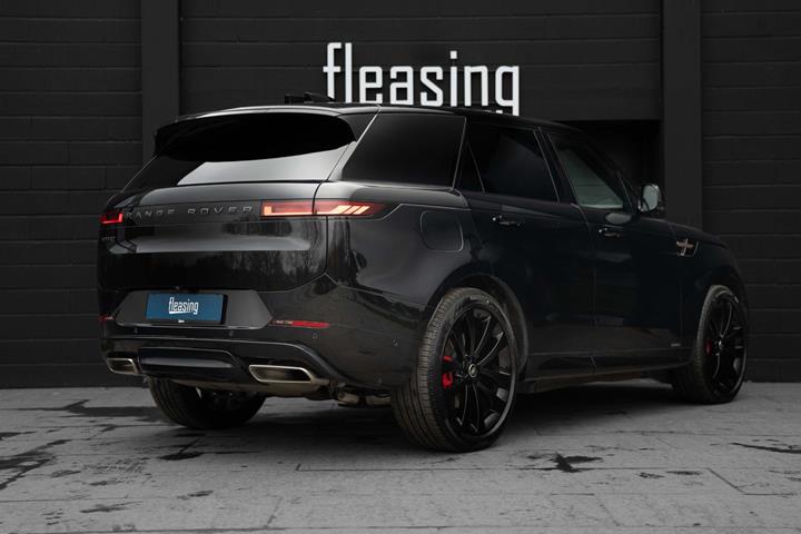 Sort Land Rover Range Rover sport fra 2025