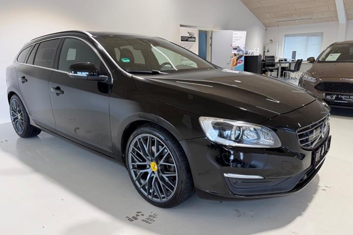 Sort Volvo V60 fra 2015