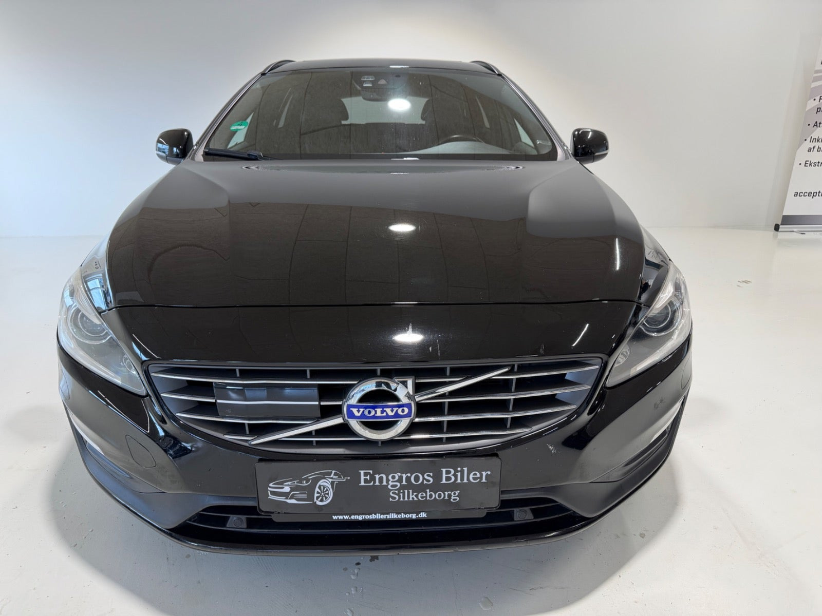 Sort Volvo V60 fra 2015