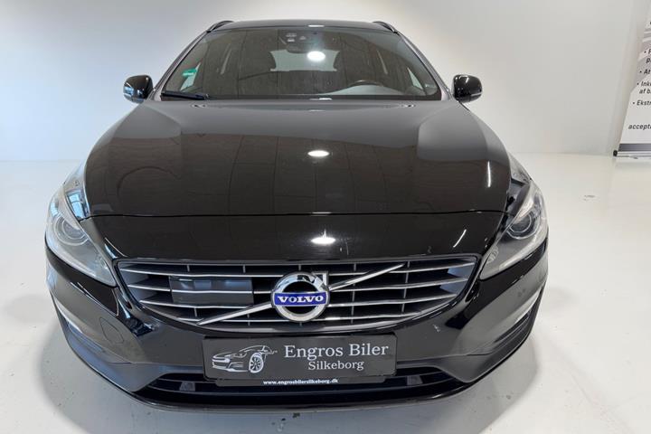 Sort Volvo V60 fra 2015
