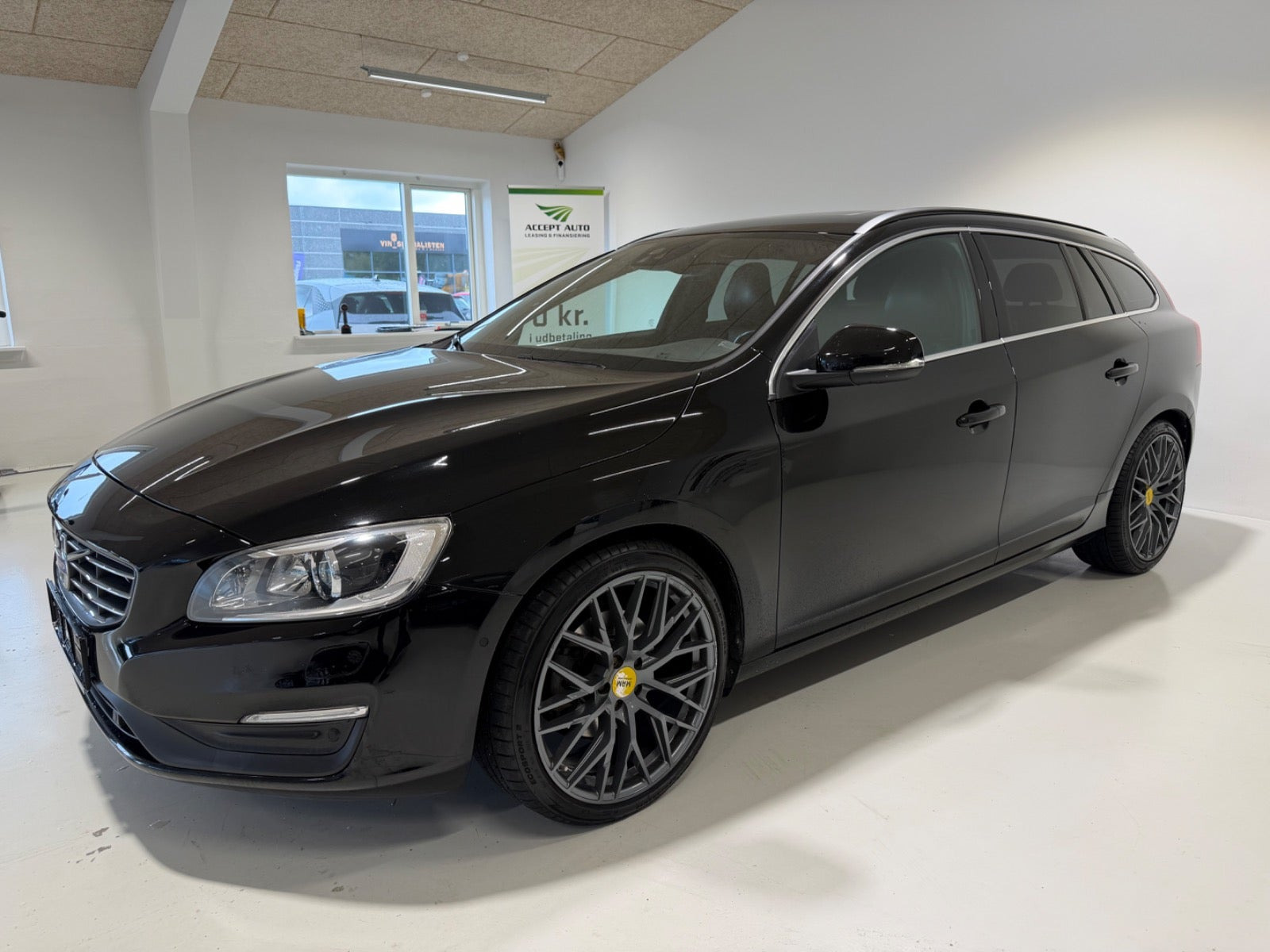 Sort Volvo V60 fra 2015