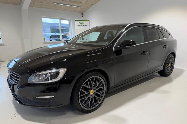 Sort Volvo V60 fra 2015
