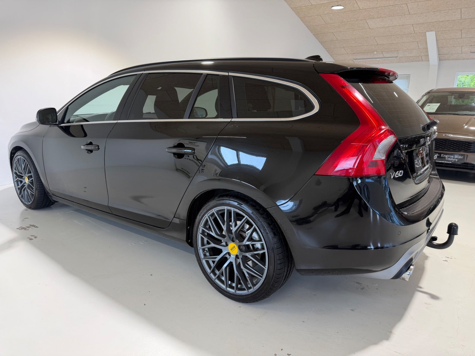 Sort Volvo V60 fra 2015