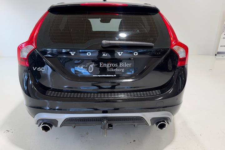 Sort Volvo V60 fra 2015