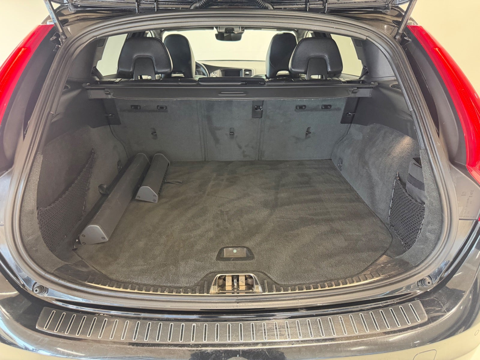 Sort Volvo V60 fra 2015