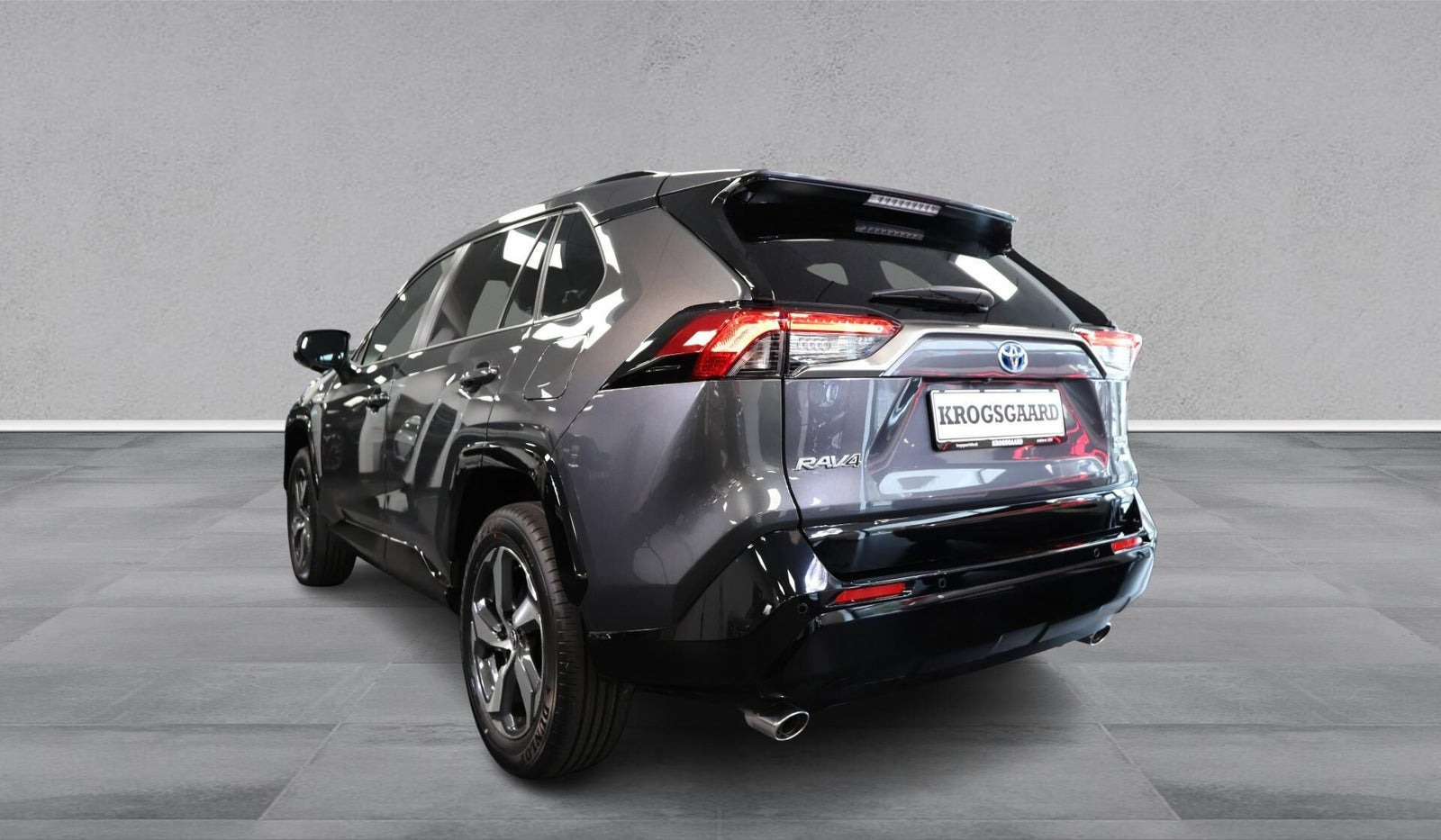 Grå Toyota RAV4 fra 2023