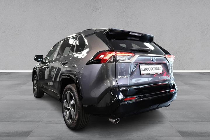 Grå Toyota RAV4 fra 2023