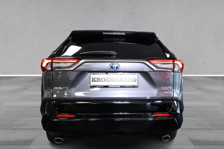 Grå Toyota RAV4 fra 2023