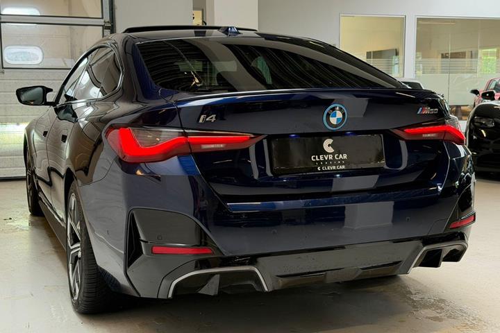 Blå BMW i4 fra 2022