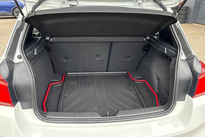Hvid BMW 120i fra 2019