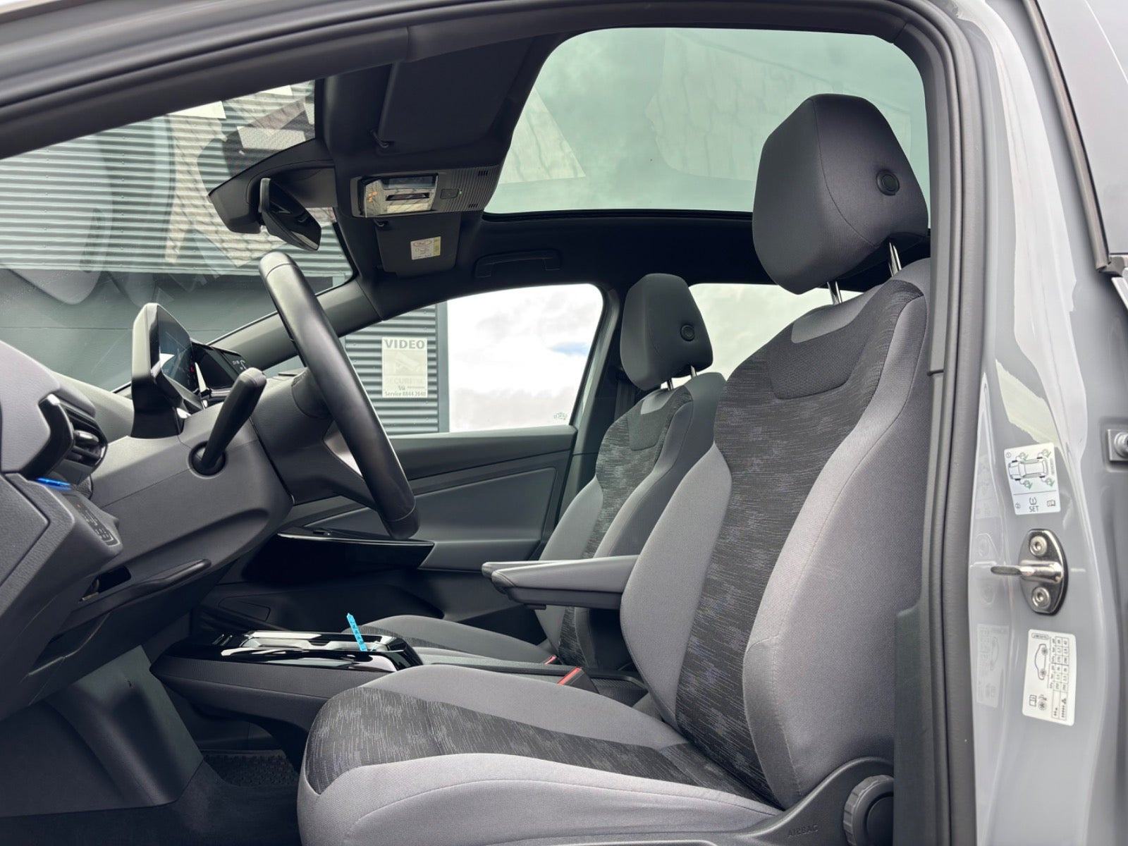 Grå VW ID.4 fra 2022